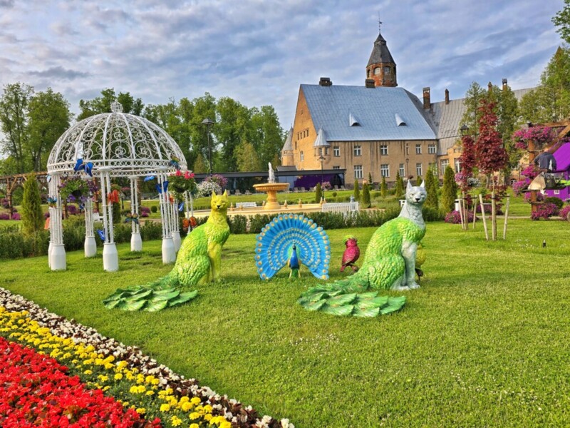 Muinasjutuline nädalavahetus pargis &quot;Alice Imedemaal&quot;.