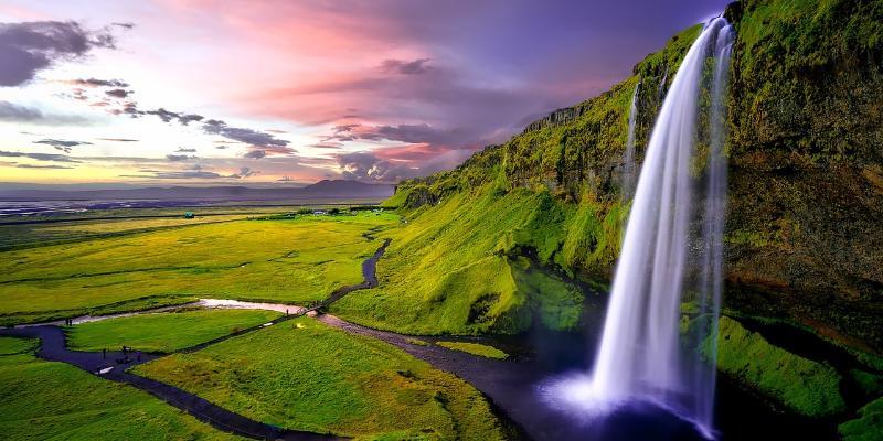 Island. Reis vulkaanide ja trollide maale.